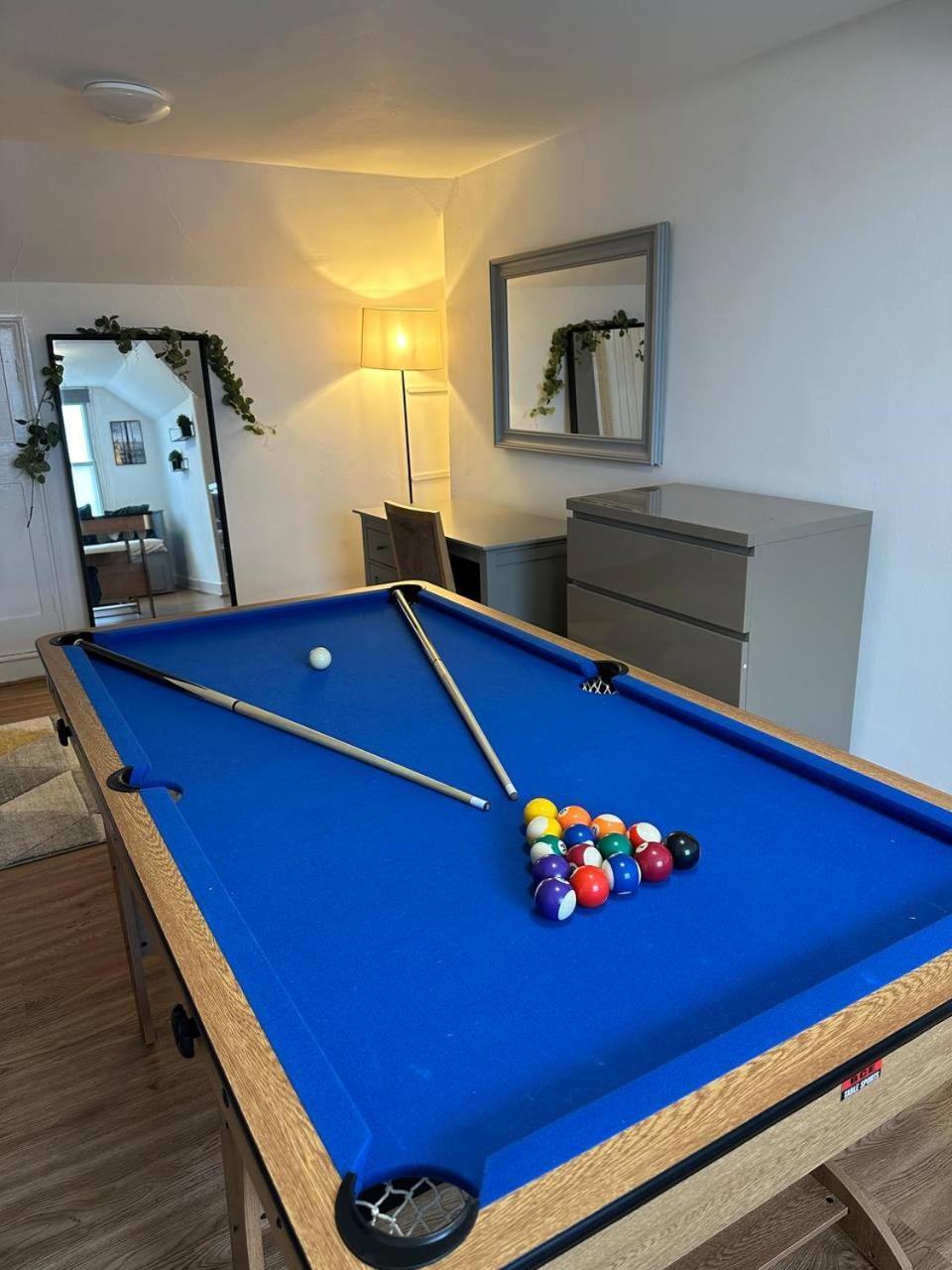 Apartamento 3 Bed Flat With Pool Table Cambridge  Exterior foto
